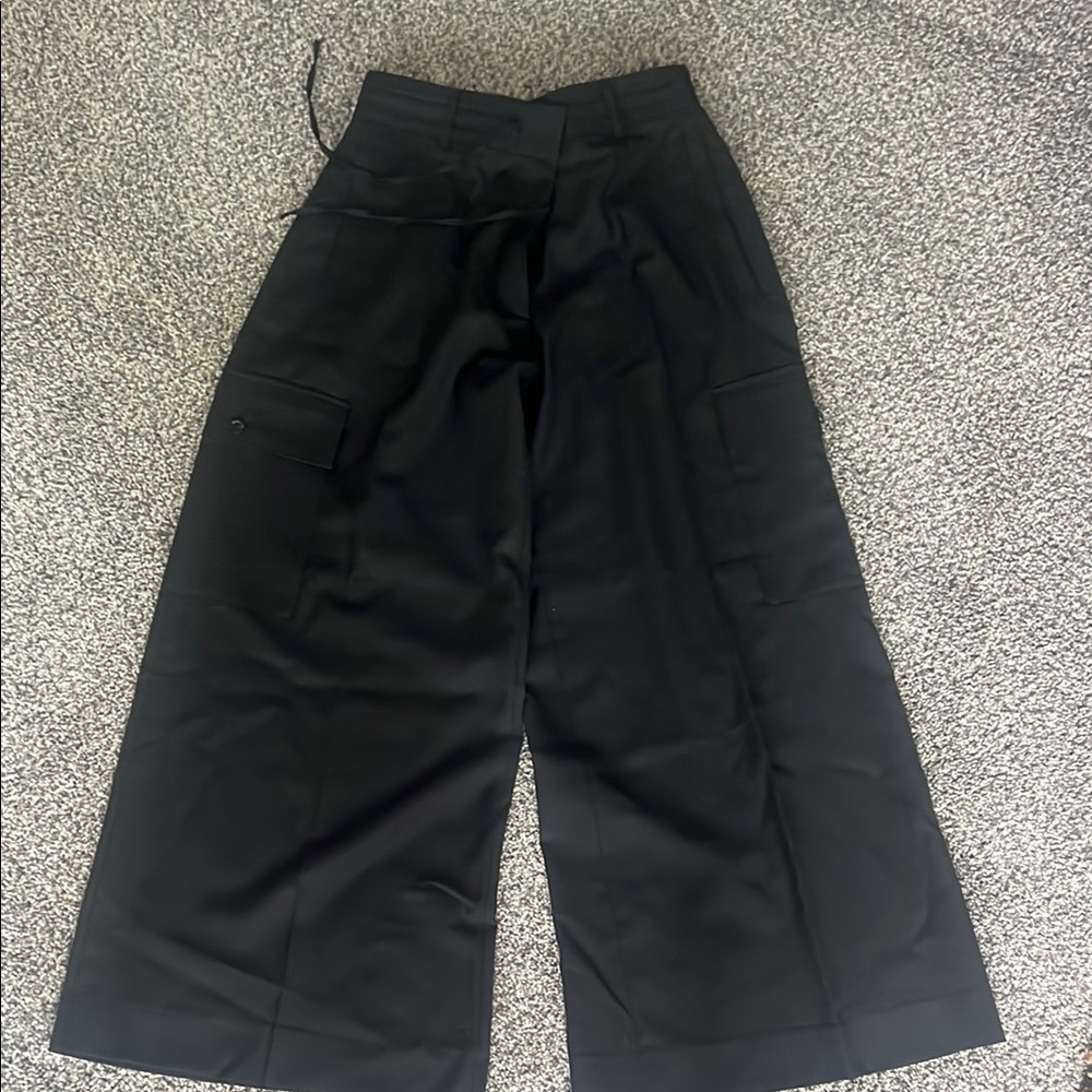 Wide-Leg Black Pants